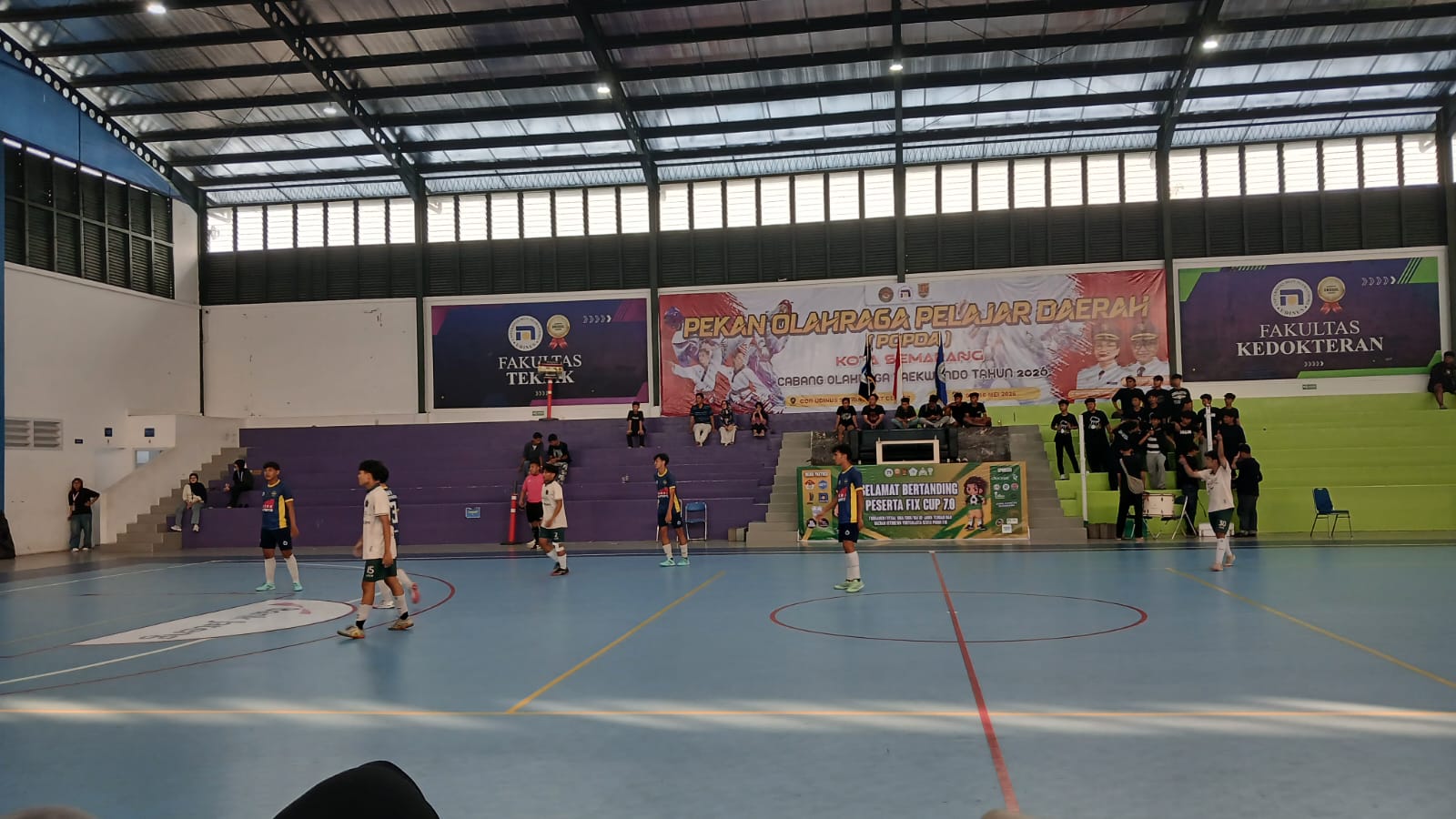 Pertandingan Day 2 SMAN 10 SEMARANG vs SMA SULTAN AGUNG SEMARANG